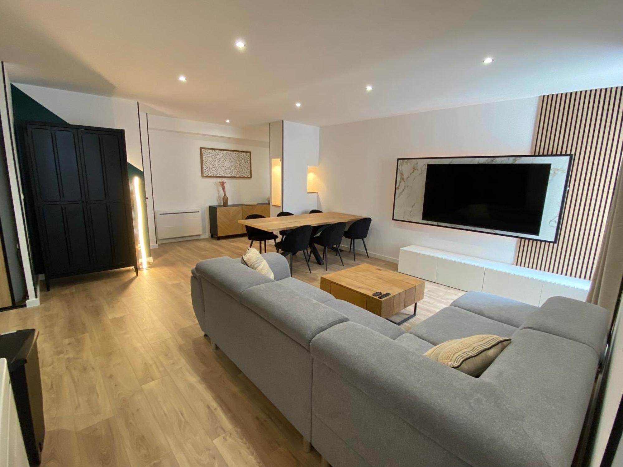 Madonna Elegance, Proche Sanctuaire, 95M2 Appartement Lourdes Buitenkant foto