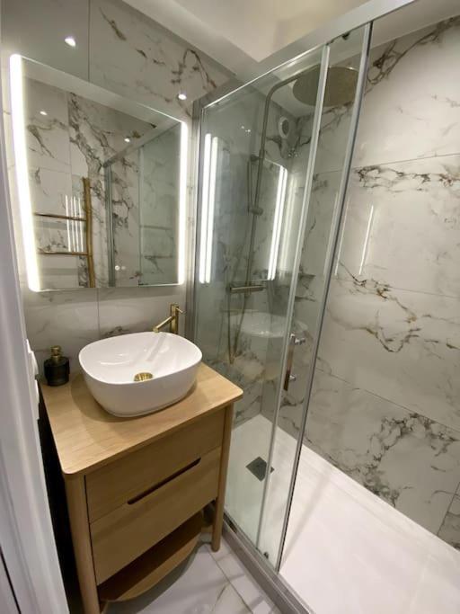 Madonna Elegance, Proche Sanctuaire, 95M2 Appartement Lourdes Buitenkant foto