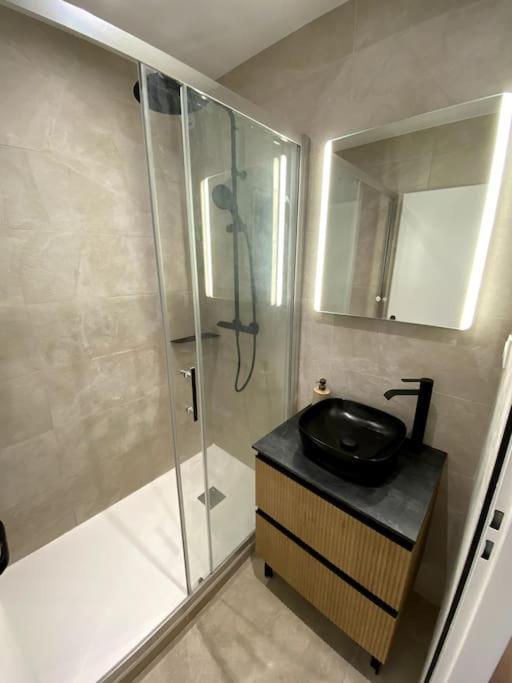 Madonna Elegance, Proche Sanctuaire, 95M2 Appartement Lourdes Buitenkant foto